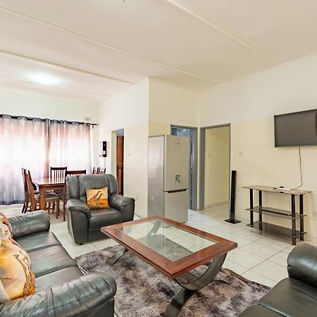 Wood Road Guest Lodge Victoria Falls Esterno foto