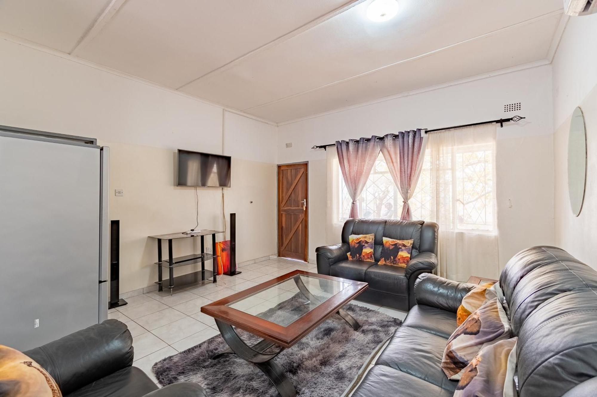 Wood Road Guest Lodge Victoria Falls Esterno foto